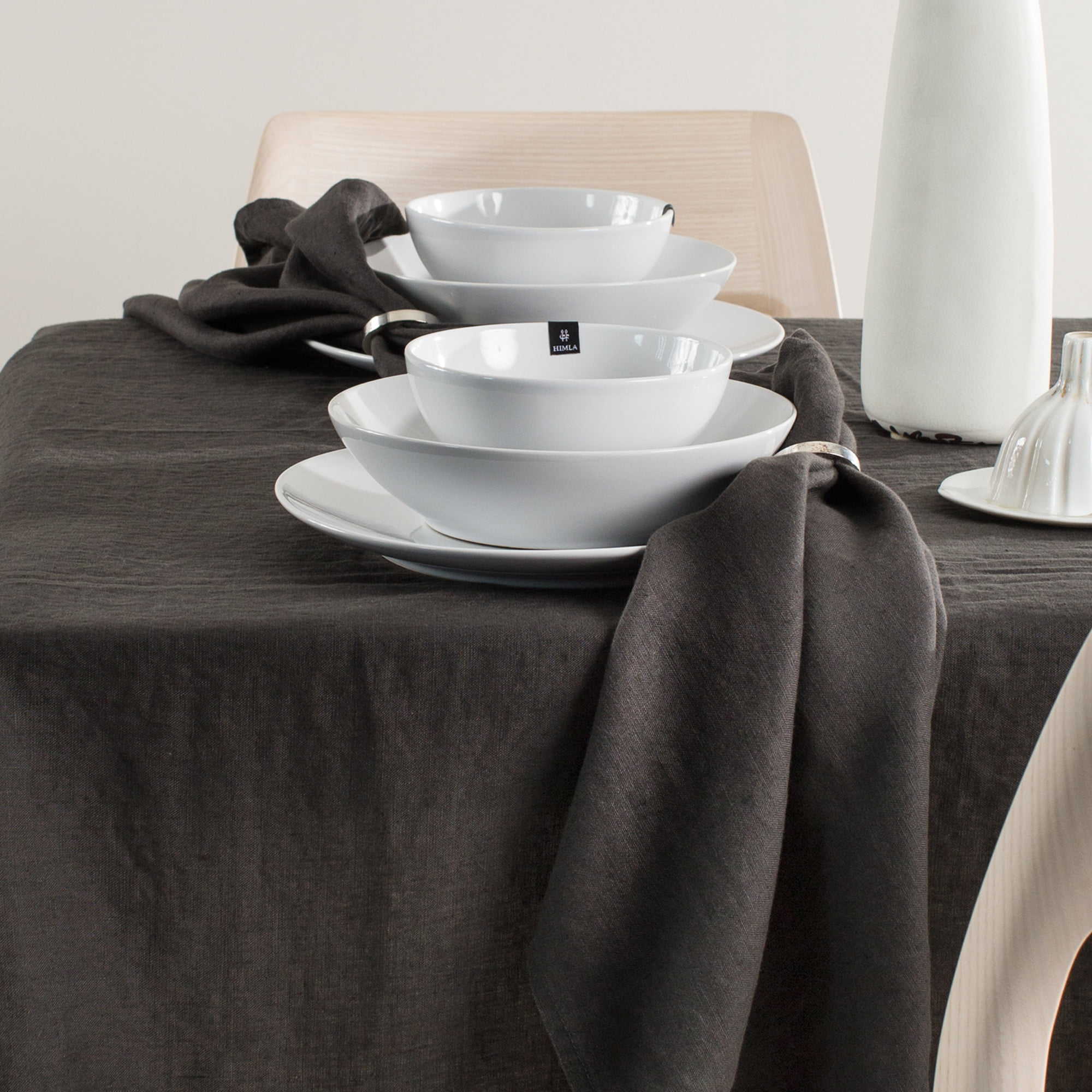 Linnen tafelkleed - Antraciet-Kohl // Himla Linnen tafelkleed - Antraciet-Kohl // Himla