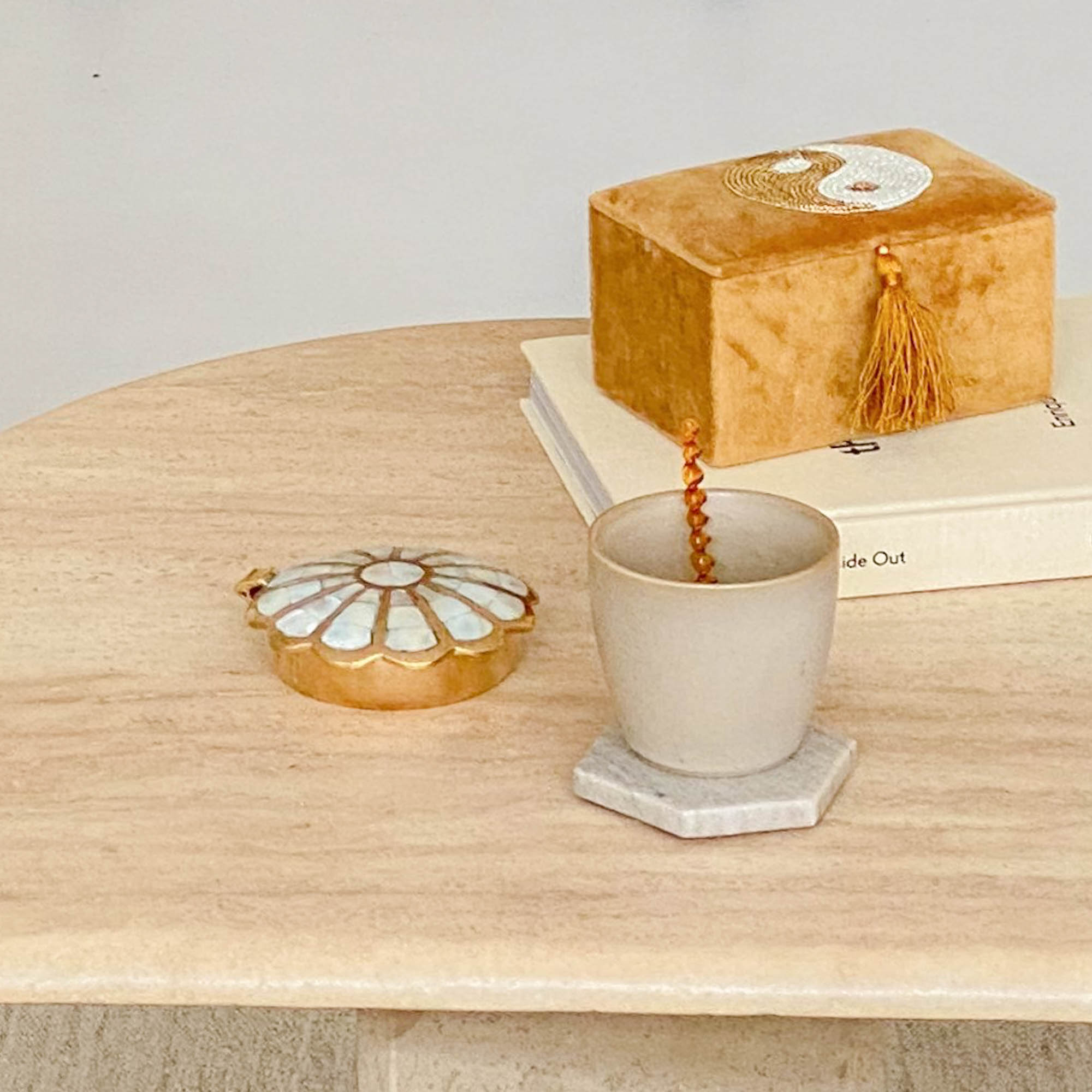 Doosje Daisy - Parelmoer // À la Doosje Daisy - Parelmoer // À la