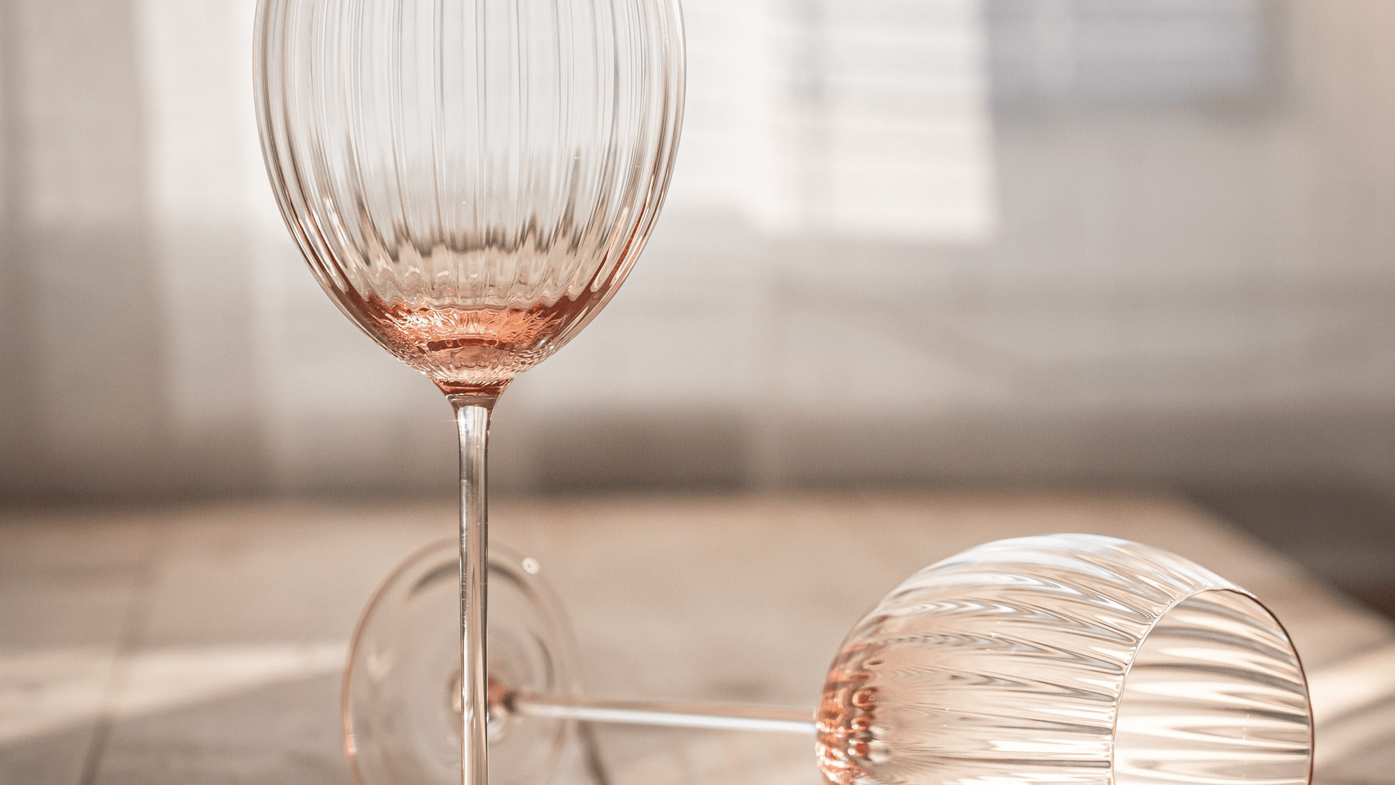 Lyon witte wijnglas - Rosa // Anna von Lipa (set van 2) table things