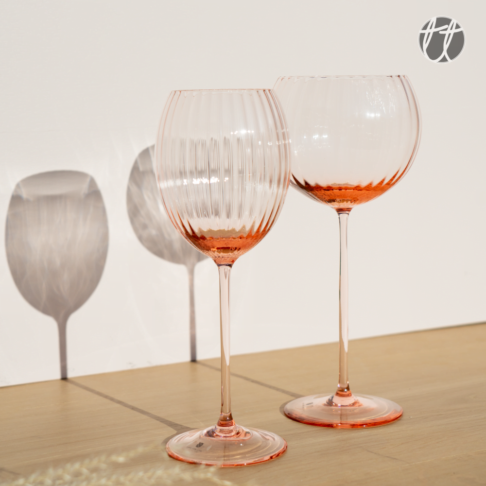 Lyon glas - Rosa // Anna von Lipa glazen lifestyle roze glaswerk kristal table things