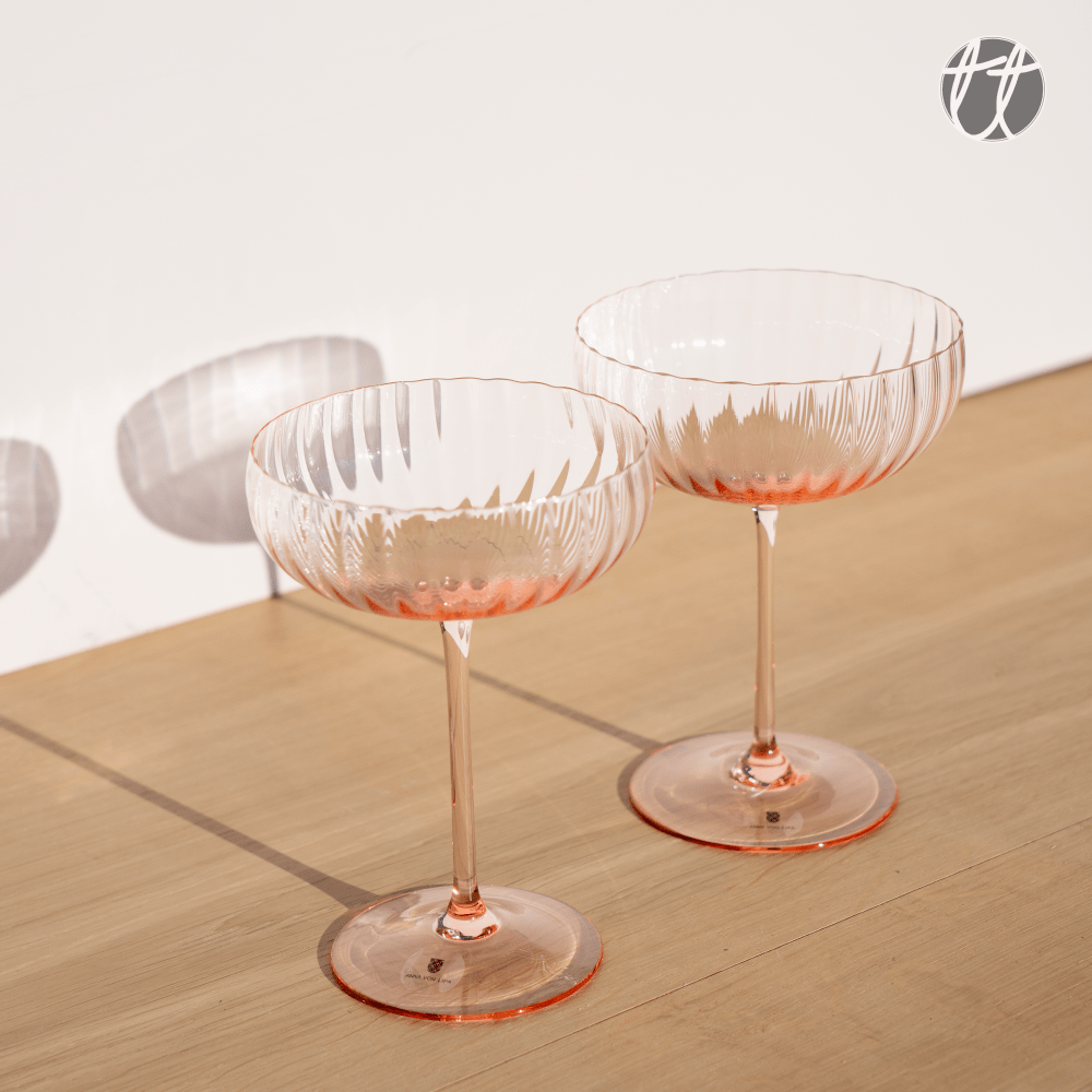 Lyon glas - Rosa // Anna von Lipa glazen lifestyle roze glaswerk kristal table things