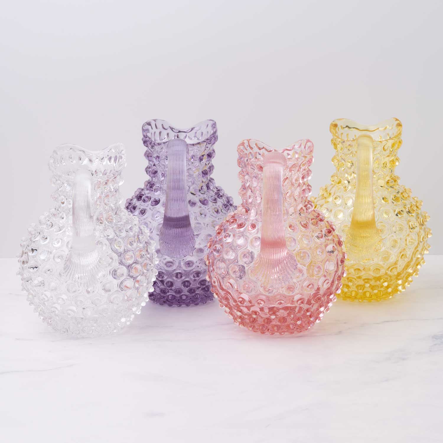 Anna-von-Lipa-Karaf-4-kleuren-v2