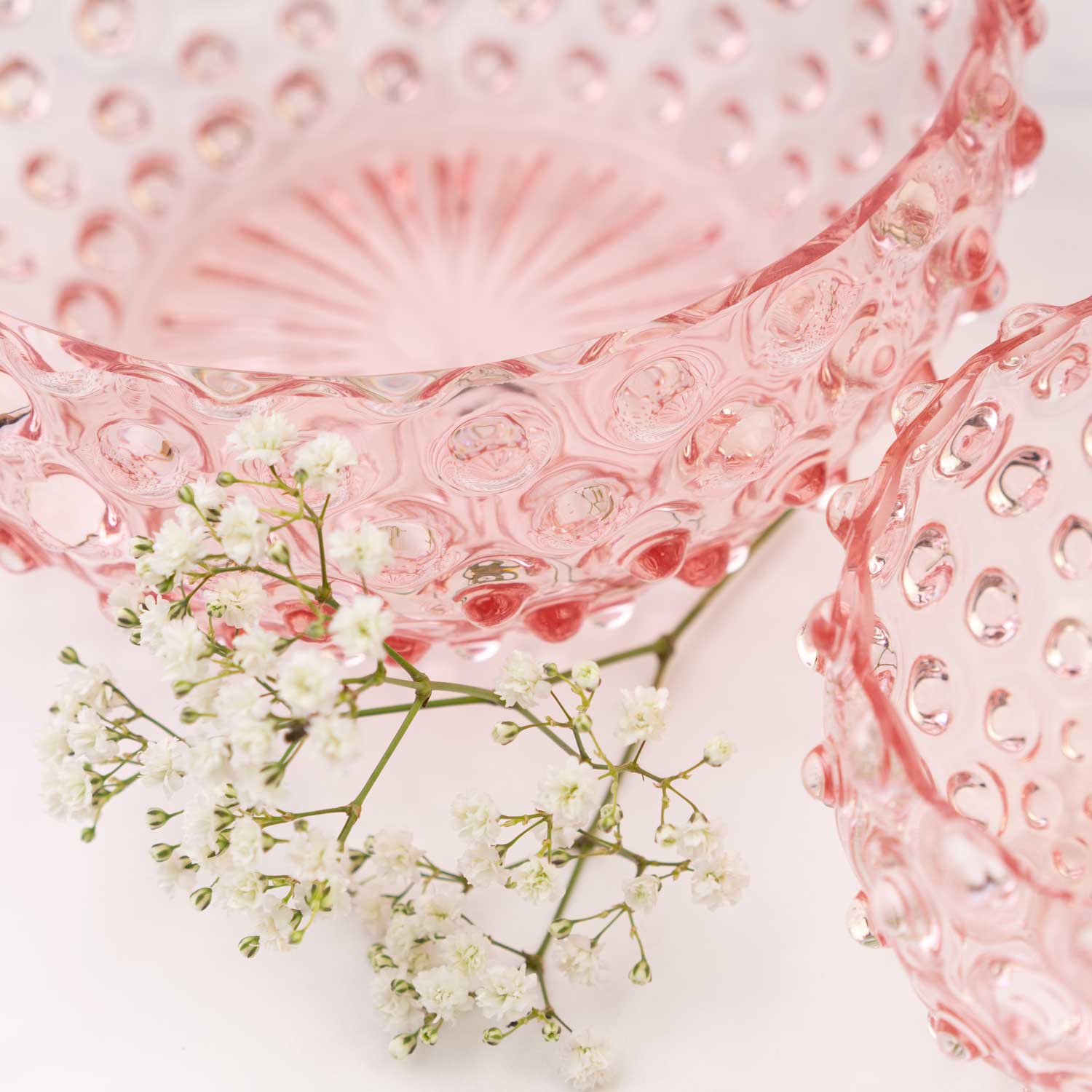 Anna-von-Lipa - Paris Hobnail - Rosa - Detail Schaal 11:17cm
