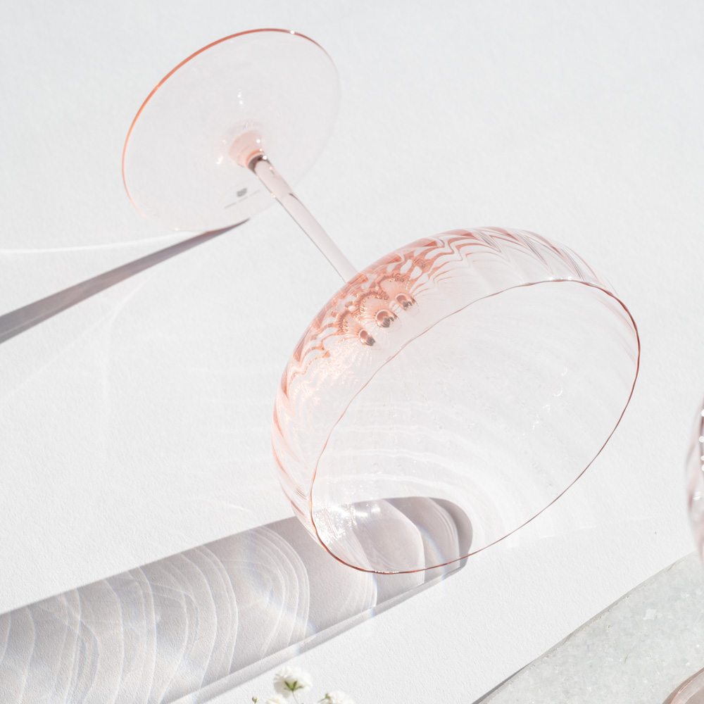 Anna von Lipa Lyon champagne coupe rosa