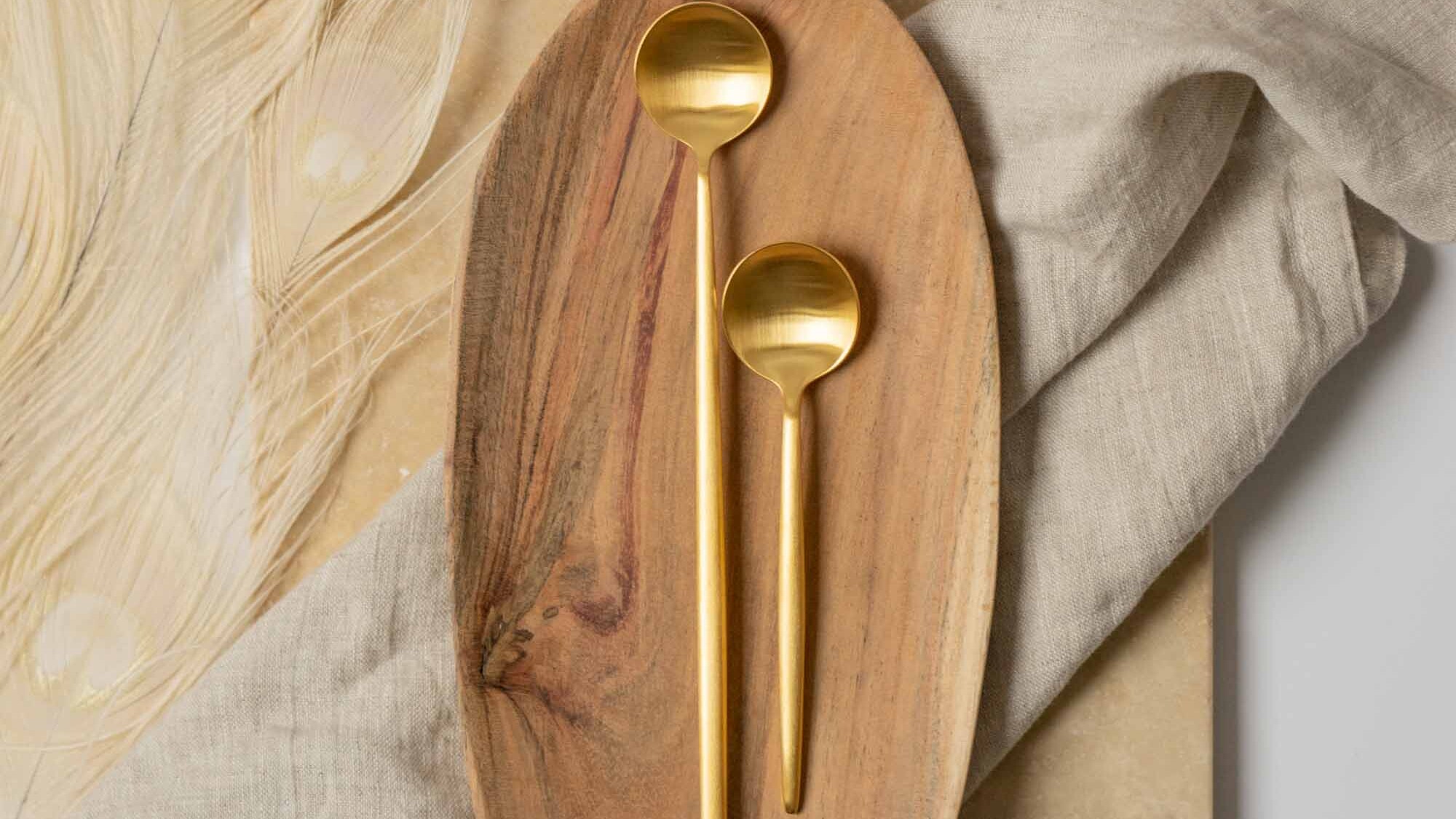 Cutipol Moon Mat goud Table Things