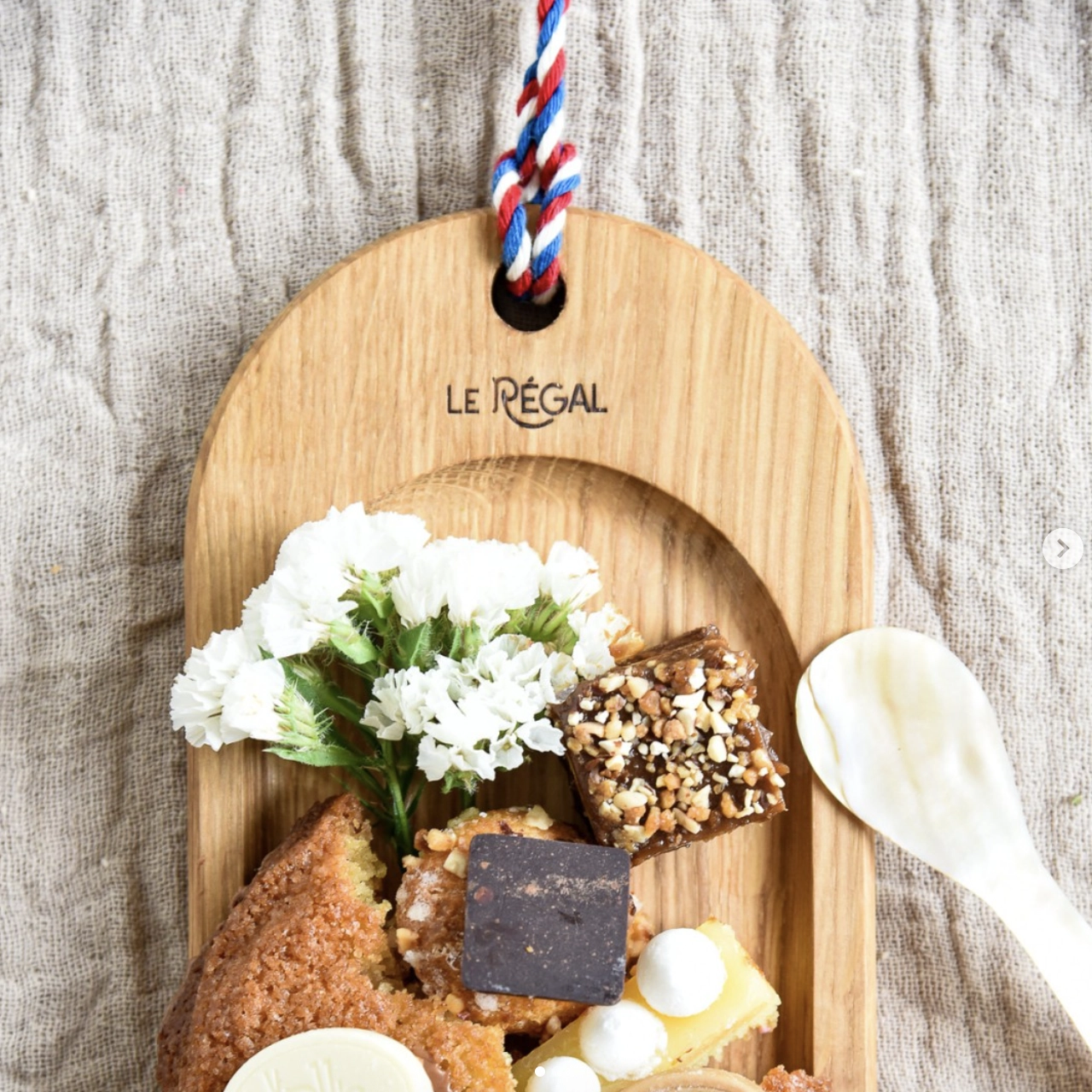 Le regal Pelle mini detail III